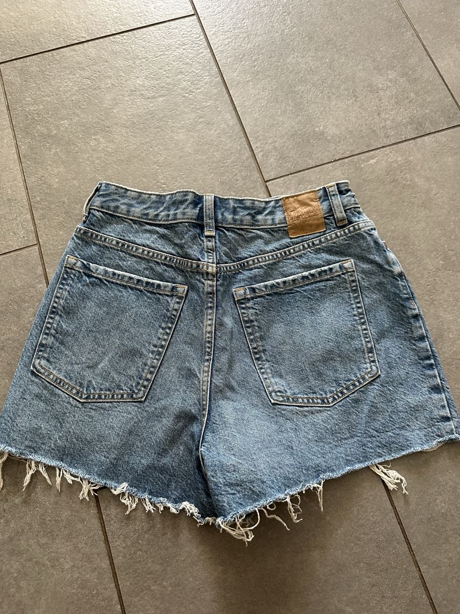 Zara Jeans: Shorts Zara, 36 – Nuovo (secondo la descrizione) da Thônex venduto da ann_vb9b 1