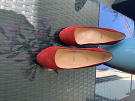 Rote Louboutin Pumps Samt Grösse 37, top Zustand. CHF 238