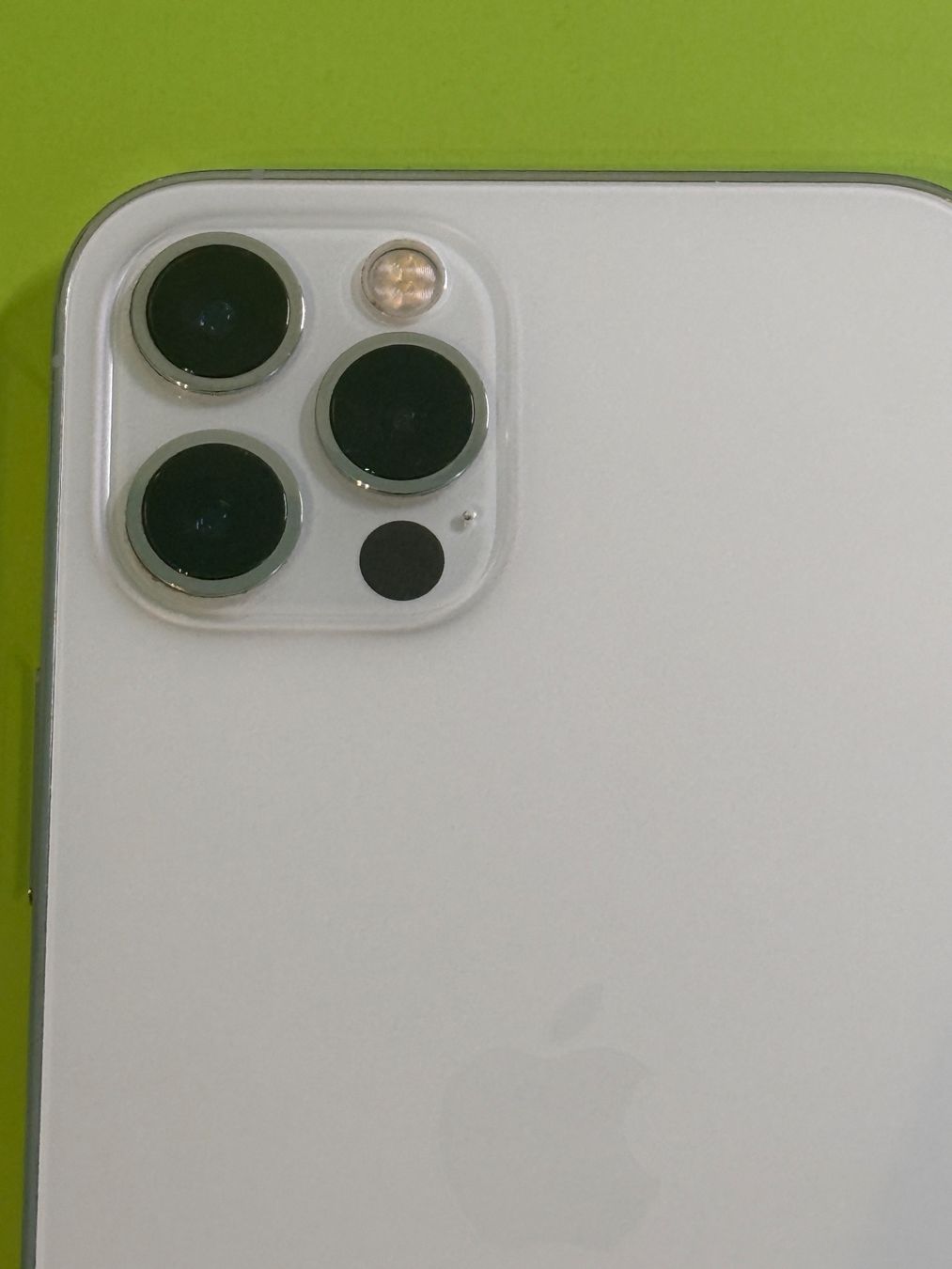 Apple Telefoni cellulari / Smartphones: iPhone 12 Pro silver 128 GB mit 4 Hüllen – Usato da ZUFIKON venduto da SULMI01 6