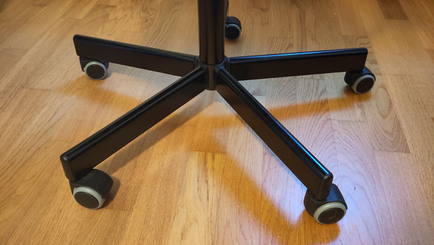 Ikea Chaises: Bürostuhl (Ikea Flintan) – D'occasion à Luzern par _Simioni_ 1