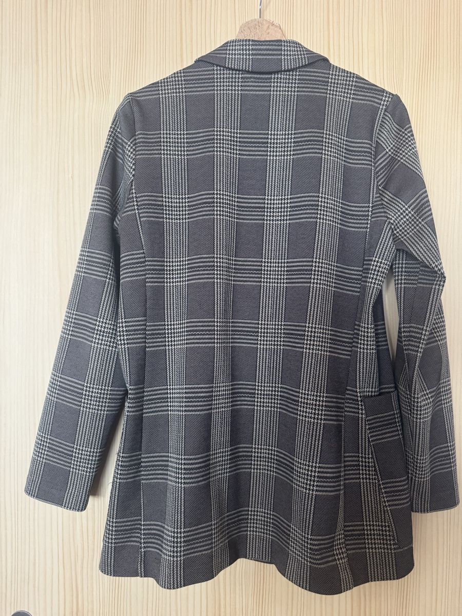 H&M Giacche: Blazer mit Karomuster, Grösse 38 – Usato da Gadmen venduto da Pinguin89_90 1