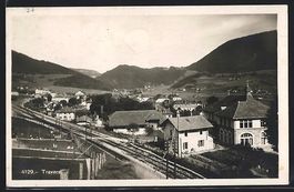 Travers, Ortsansicht mit Eisenbahnstreck