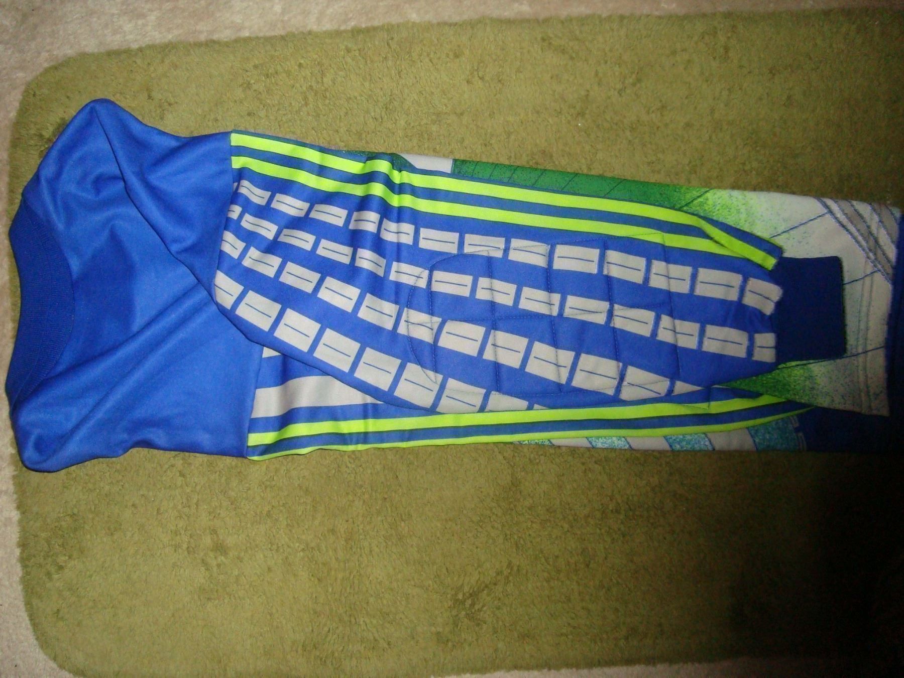 Adidas Leibchen & Hosen: vintage 80iger years adidas Torwartpulli size M Made Italy – Neu und originalverpackt aus Wädenswil von OliveDerSpezialist 5