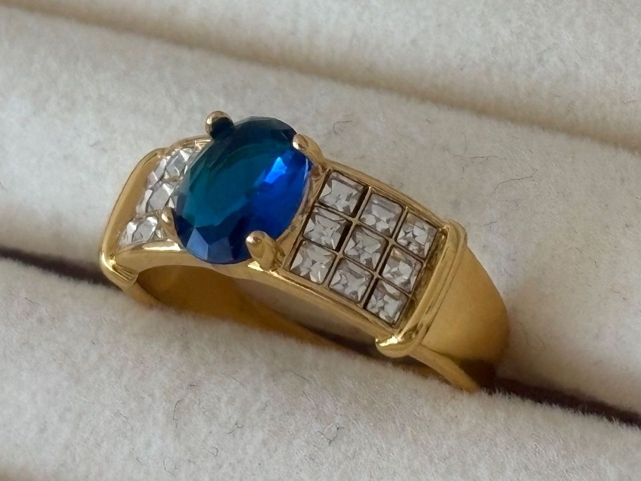 Ringe: Luxus Elegante Gr.19/9 Ring Farbe:  Gold/ blau – Neu (gemäss Beschreibung) aus Biel-Bienne von Roserosse13
