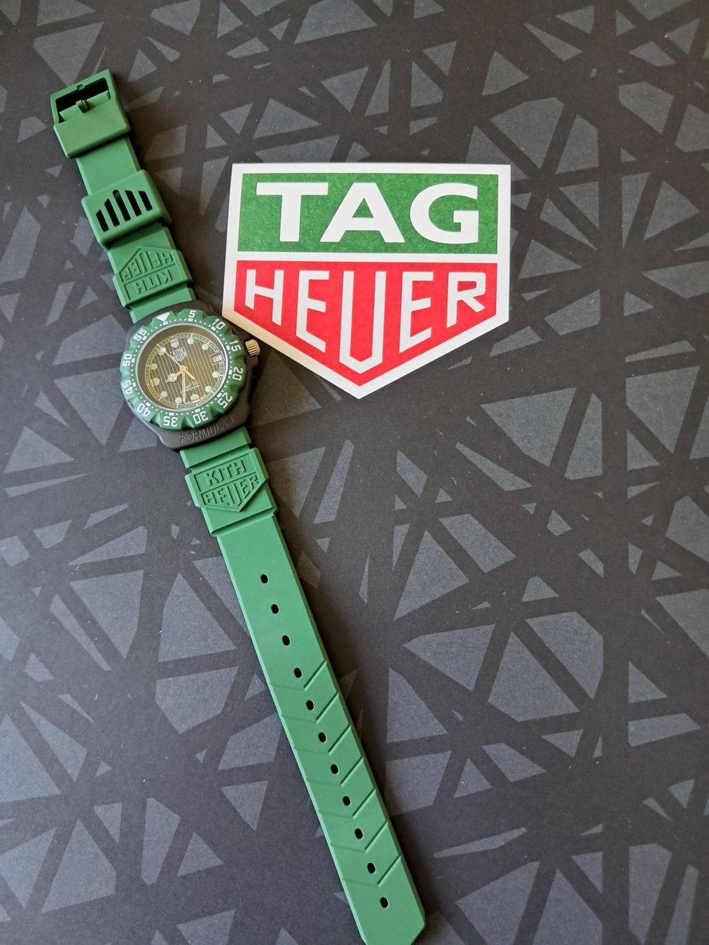 Tag Heuer Uhren: Tag Heuer Formula 1 Kith-Geen – Neu und originalverpackt aus Niederhasli von zvb_fgn2 6