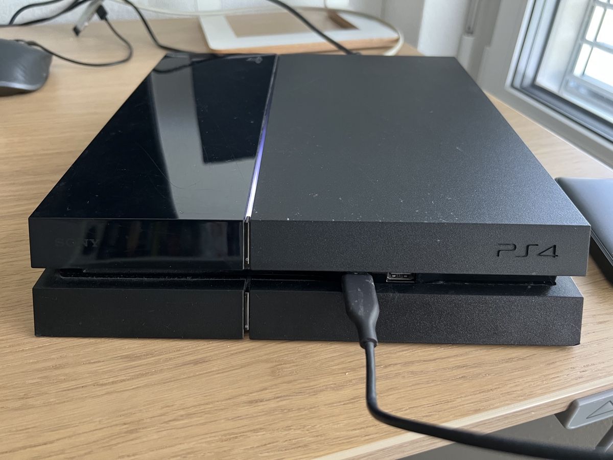 Sony Console: PS4 Konsole mit 500 GB, Controller und 2 Spielen – Usato da Rheinfelden venduto da gm12345 1