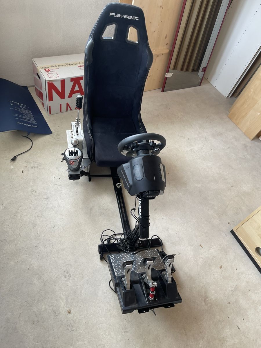 Thrustmaster Controller: Sim Racing Setup Thrustmaster T GT2 Handbremse Schaltung – Usato da Ernetschwil venduto da Picnyd 1