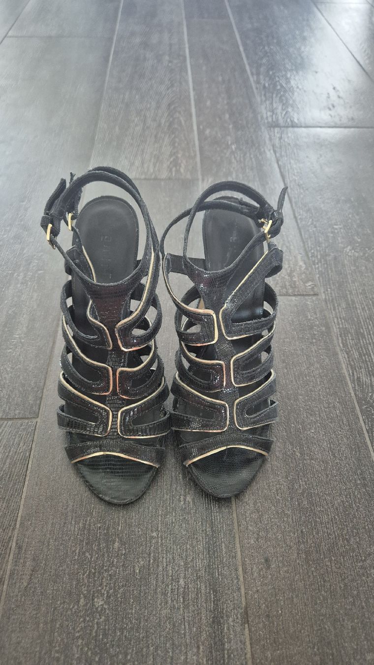 André Scarpe da donna: André black sandals high heels 38 – Usato da Wallisellen venduto da Camcha