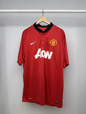 Manchester United 13/14 home shirt