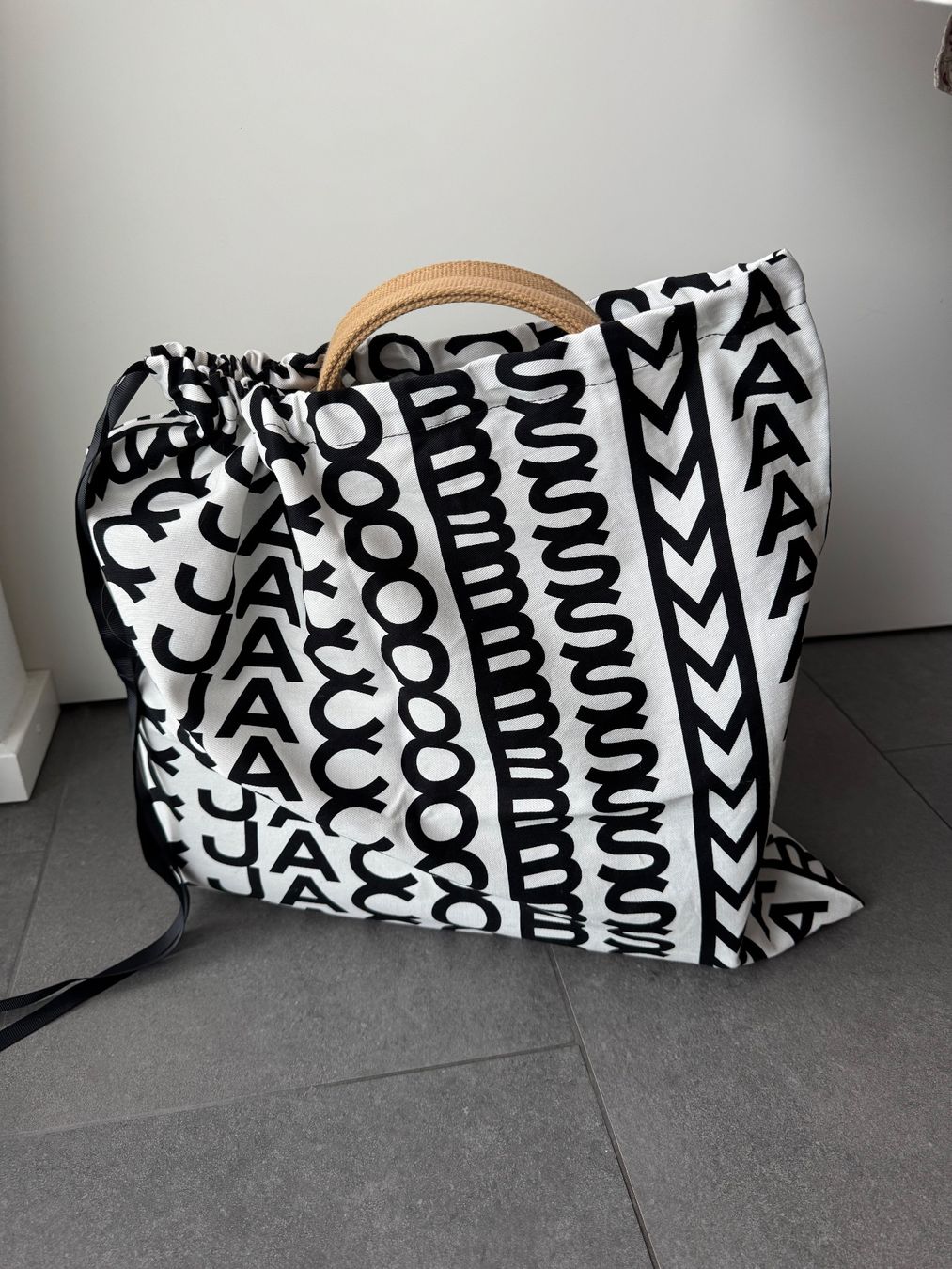 Marc Jacobs Taschen für Damen: Marc Jacobs The Jacquard Medium Tote Bag - Camel – Gebraucht aus Lausanne von ais_yxt8 7
