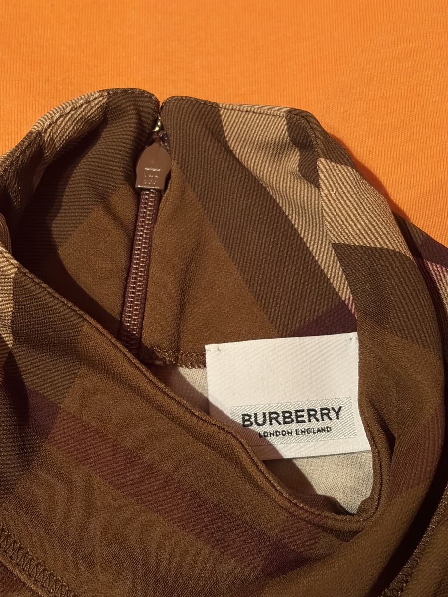 Burberry Vestiti: Burberry Viscose Dress – Usato da St.Josefen venduto da lop_lh8d 4
