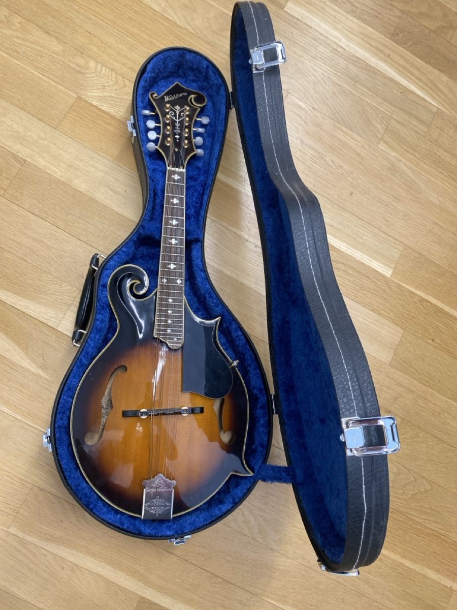 Washburn Strumenti musicali: Washburn Mandoline mit Koffer, – Usato da Biel/Bienne venduto da Projektorium 3