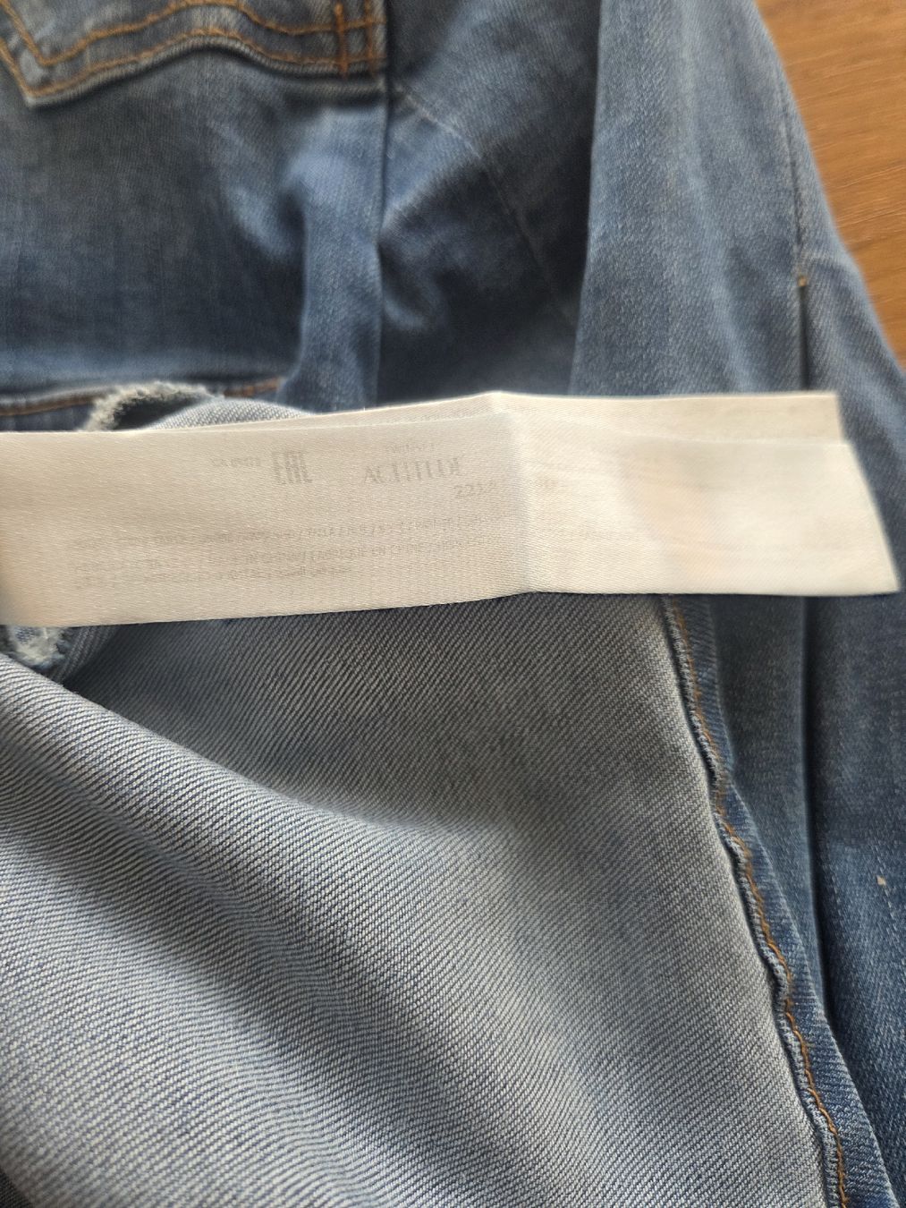 Twinset Camicette: Wunderschöne Jeans-Bluse von Twinset Actitude mit Perlen – Nuovo (secondo la descrizione) da Scherzingen venduto da tan_l9n2 4