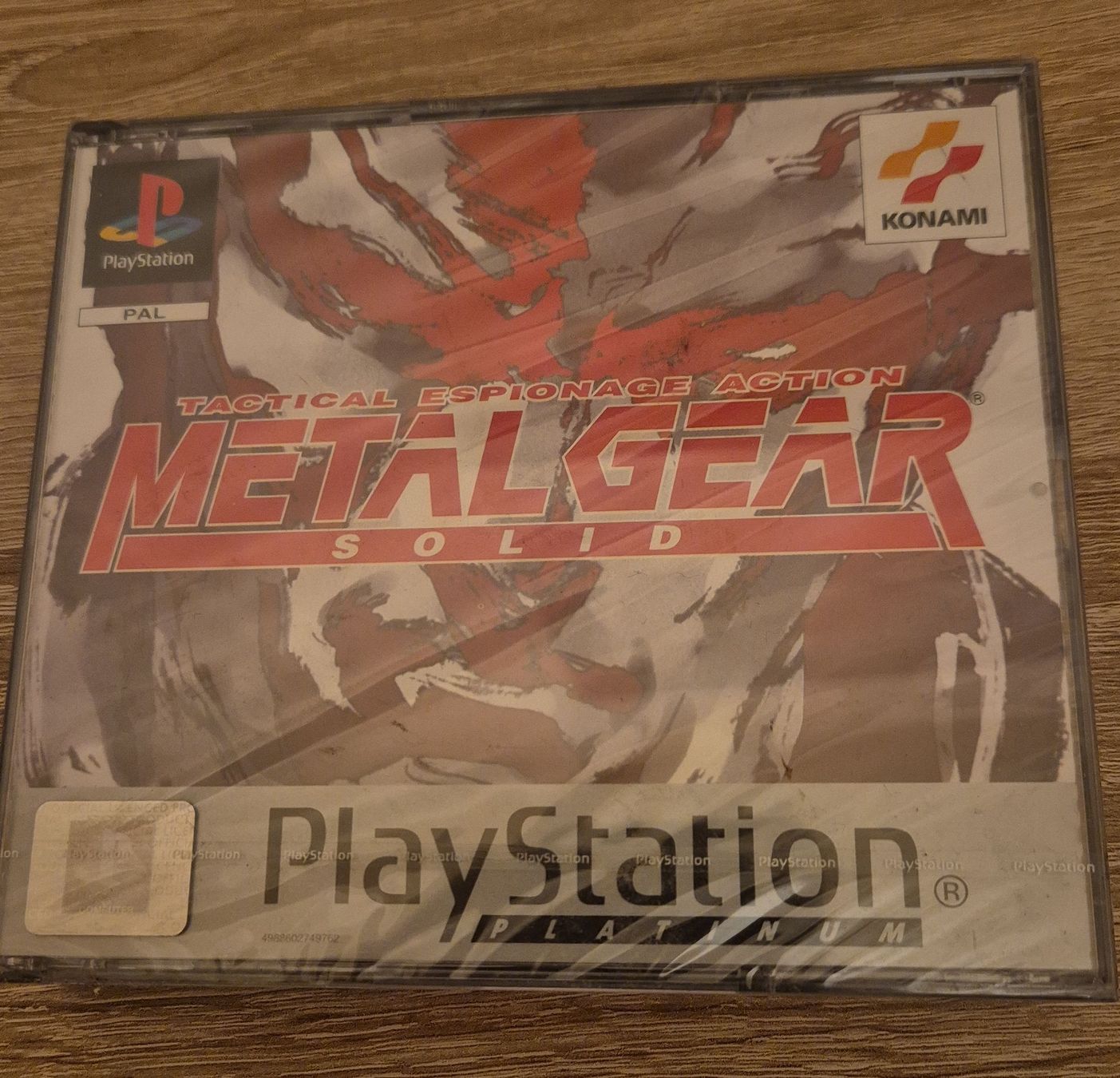 Spiele: Metal Gear Solid - PS1 - Version Platinum - Scellé – Neu und originalverpackt aus Genève von Bayoushi