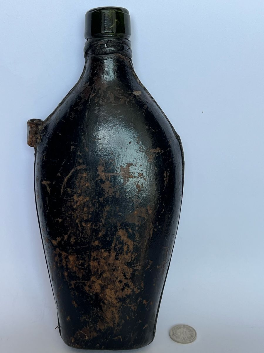 Flaschen: Antike Schweizer Feldflasche ca. 1880 Militaria Leder Glas – Gebraucht aus Oberhofen Thun'see von SwissTreasure