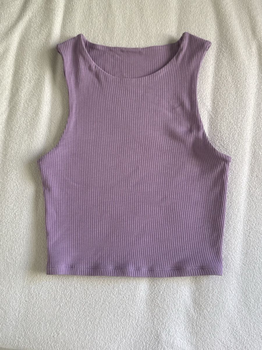 Top: Lilac Ribbed Cropped Tank Top Summer Essential - Size Small – Usato da Zürich venduto da olalinda