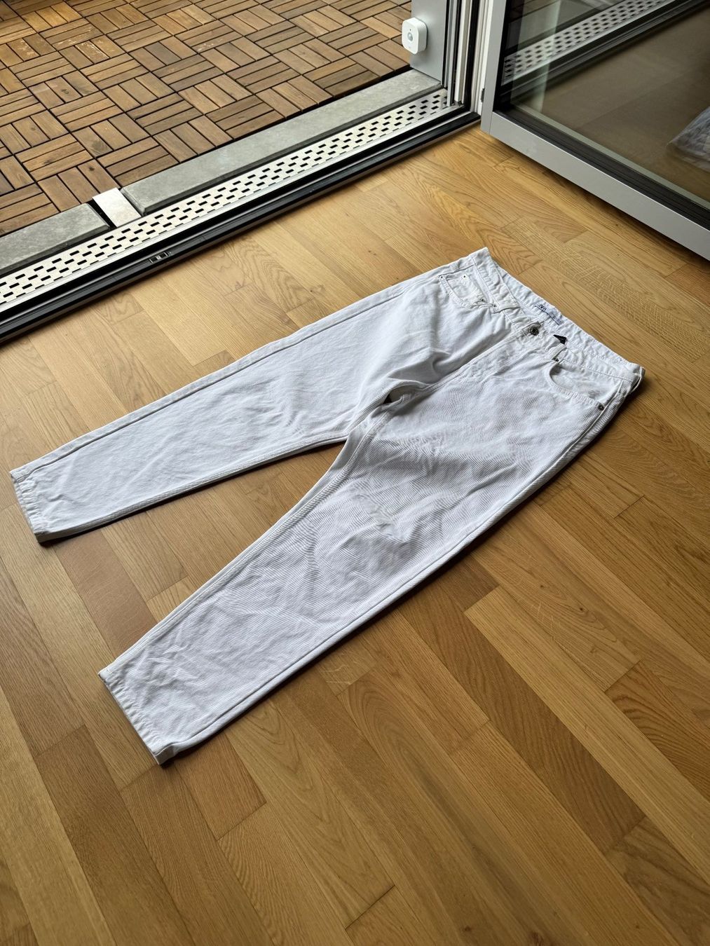 Zara Jeans: Weisse Zara Jeans – Usato da Dübendorf venduto da cendre