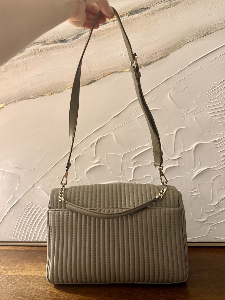 DKNY Taschen für Damen: DKNY Handtasche aus Leder – Gebraucht aus Wallisellen von val_mtp5 1