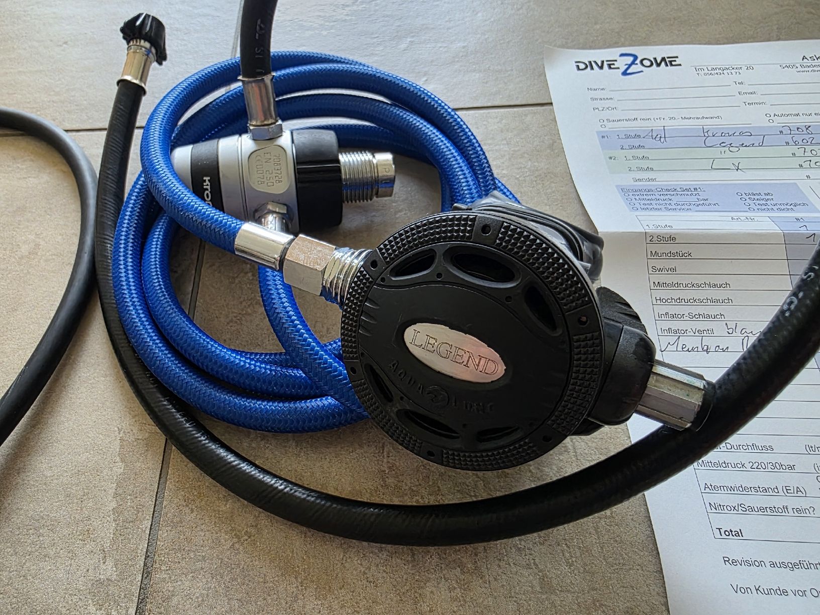 Apeks Respiratori & Giubbotti: Aqualung Legend Atemregler DIR config, revidiert  – Usato da Remetschwil venduto da Schnickian 1