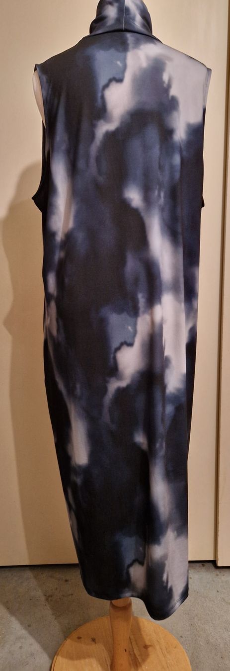 H&M Vestiti: Blaugraues Maxikleid in Batikoptik – Nuovo (secondo la descrizione) da Oberengstringen venduto da Sheera7 4