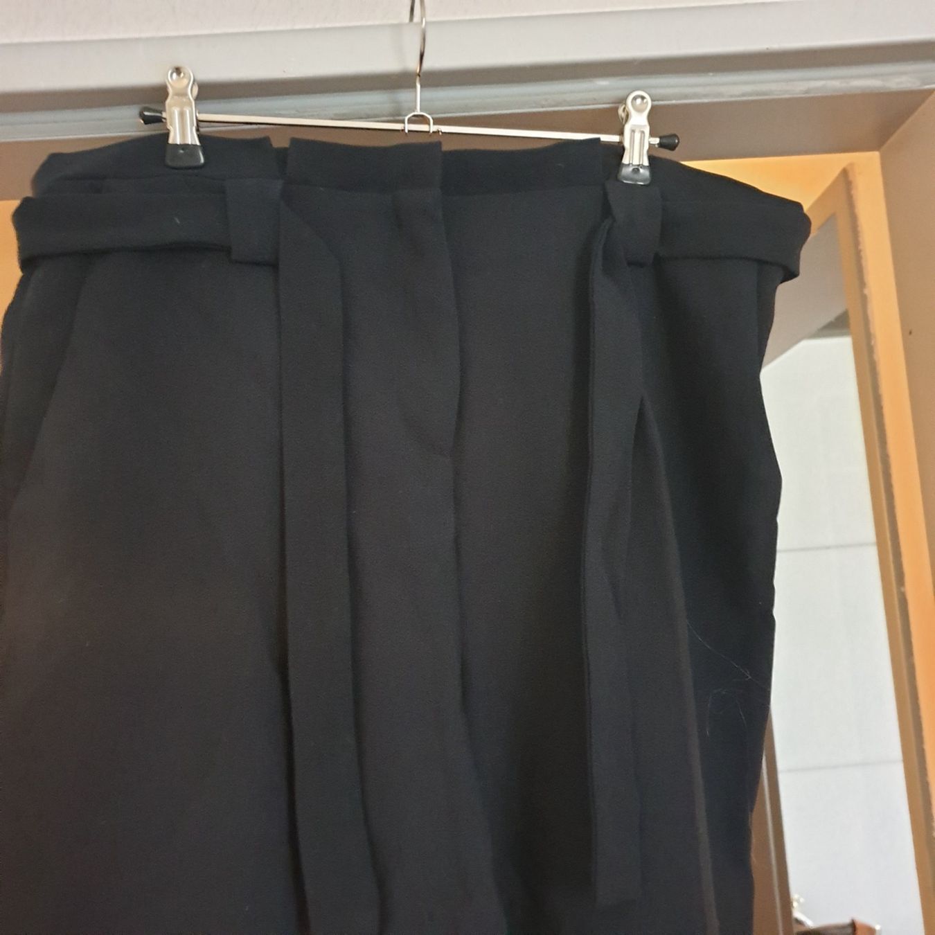 Pantaloni: KIOMI schöne neue Hose Gr. 42 – Nuovo (secondo la descrizione) da Frenkendorf venduto da Chrigeli01 1