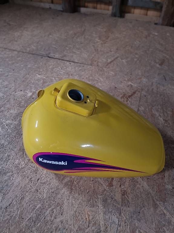 Accessori per altri veicoli: Tank 2 – Usato da Aedermannsdorf venduto da Automarkt