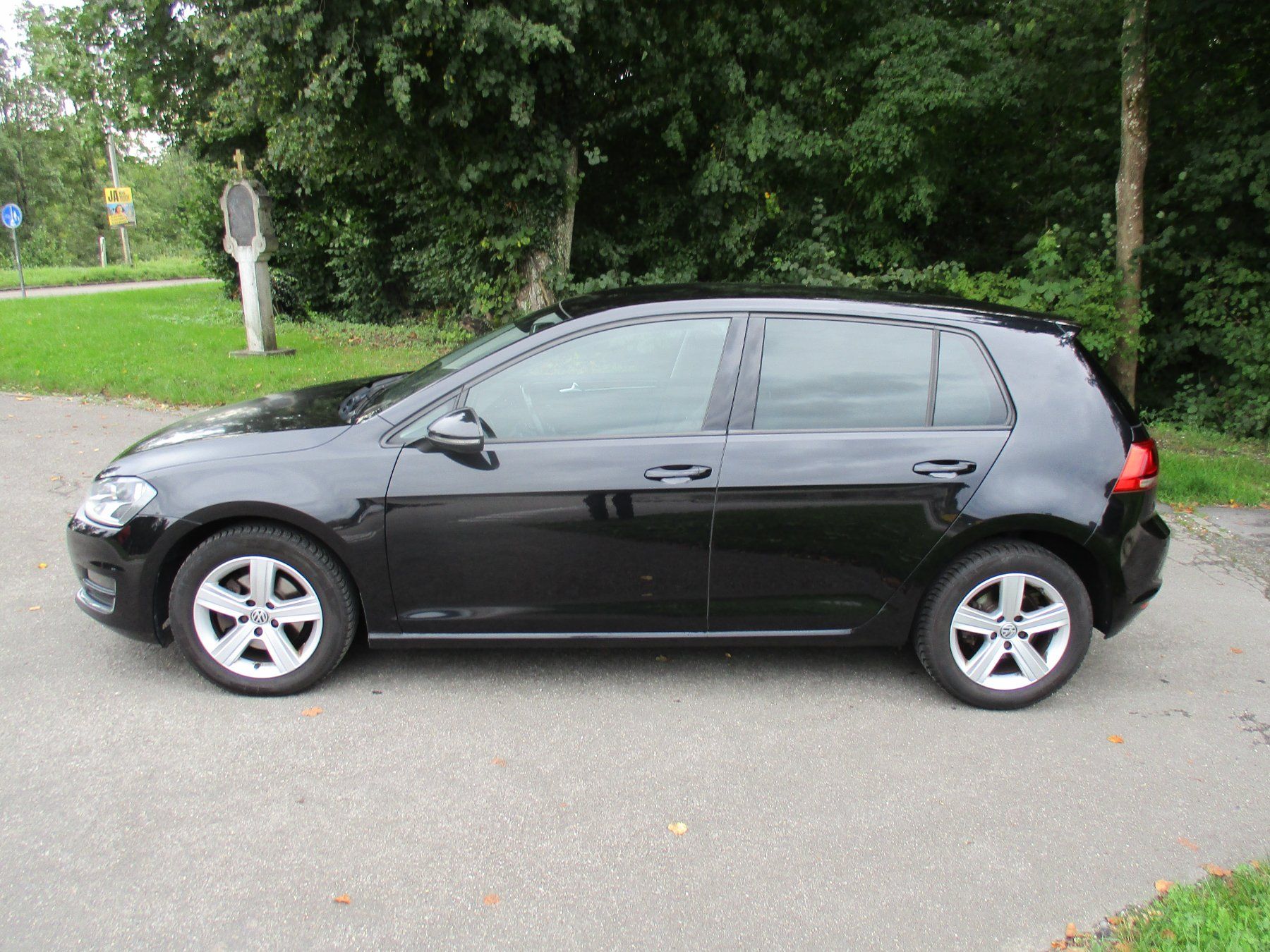 VW Automobili: VW Golf 7 DSG frisch ab MFK – Usato da Riedholz venduto da Riedholz-Garage 6