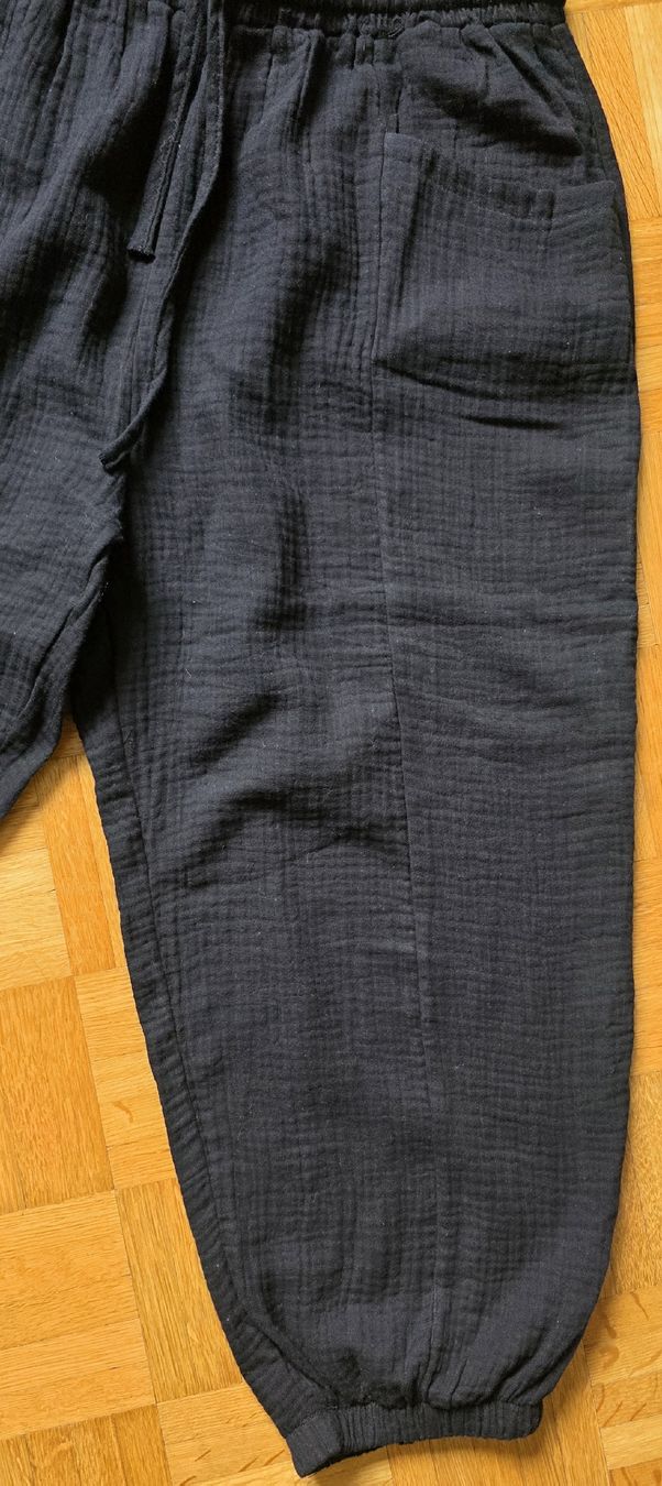 Pantaloni: Pantalon noir coton Taille L – Usato da Yverdon-les-Bains venduto da van_dq65 3