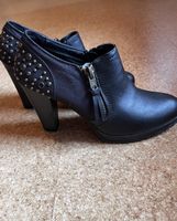 Schwarze Stiefeletten mit Nieten, Top ! Gr. 41 VERSAND✅