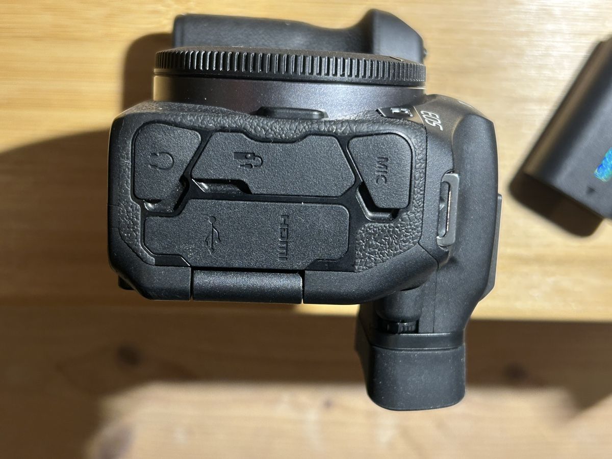 Canon Fotocamera: Canon EOS R7 – Difettoso da Güttingen venduto da Wasser9 5