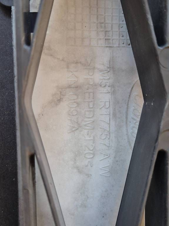 Tutti pezzi di ricambio auto: Ford C-Max - Stosstange vorne – Usato da Oftringen venduto da Rover3 4