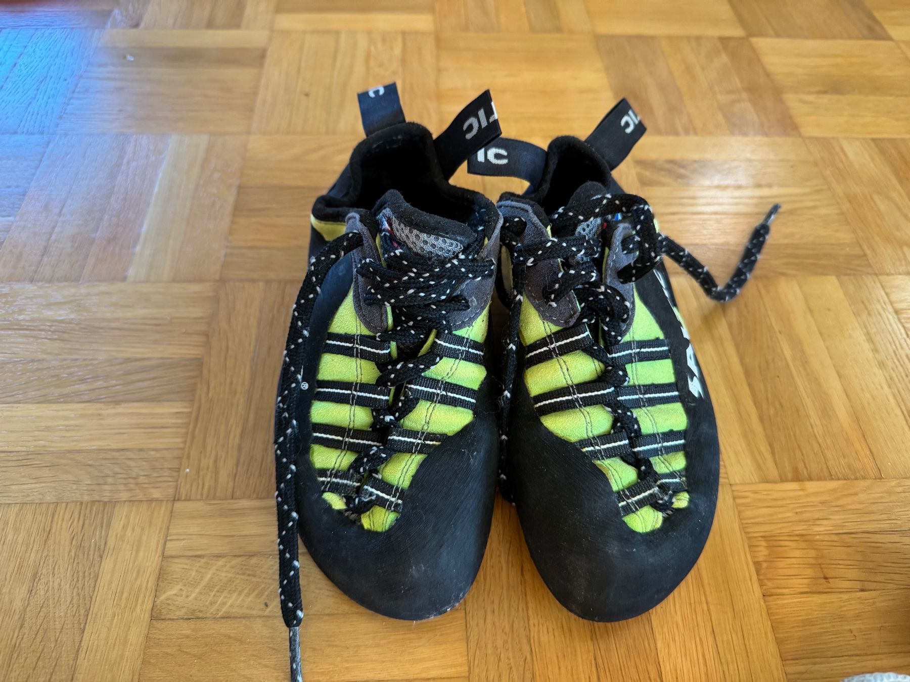 Herrenschuhe: Kletterfinken – Gebraucht aus Bauma von sabikokolores