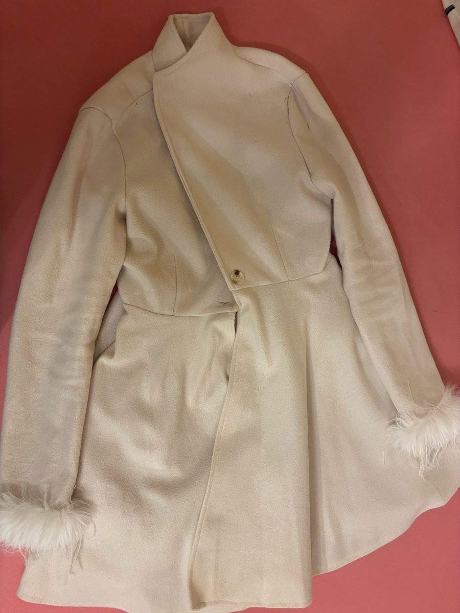 Shein Cappotti: Cream Winter Coat with Feather Detail – Nuovo (secondo la descrizione) da Andelfingen venduto da Good_Quality