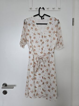 Kleid von Vero Moda, weiss mit zartem Blumenmuster, Gr. XS