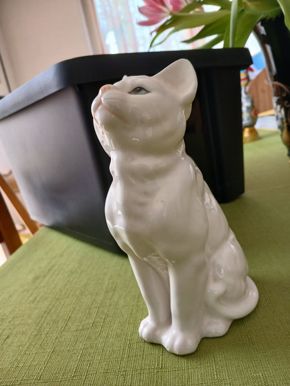 Statuette: Katze weiss – Usato da Zürich venduto da Mr.Dachboden 2