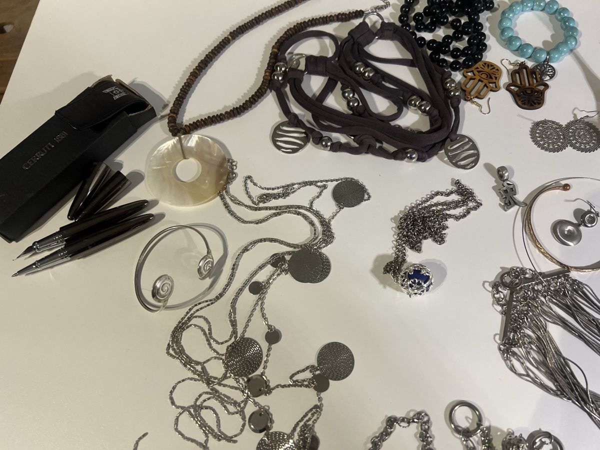 Altri gioielli: Lot de bijoux  – Usato da St-Pierre-Clages venduto da ste_xk6p 3