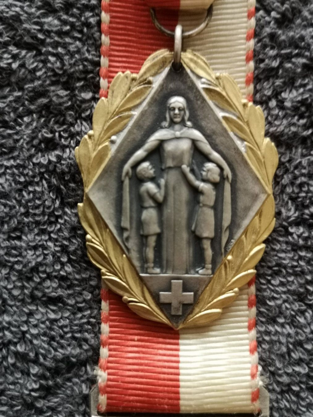 Medaglie: EKSV PSTPC Auszeichnung 1945 mit Band – Usato da Goldau venduto da MacPad 1