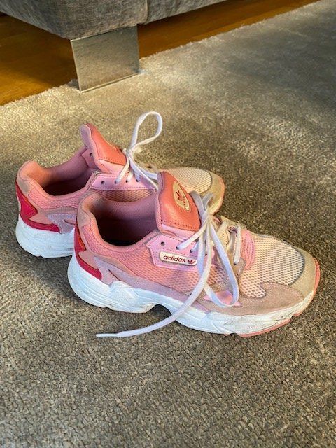 Scarpe da donna: Sneakers ADIDAS EUR 36 – Usato da Lausanne venduto da pat039