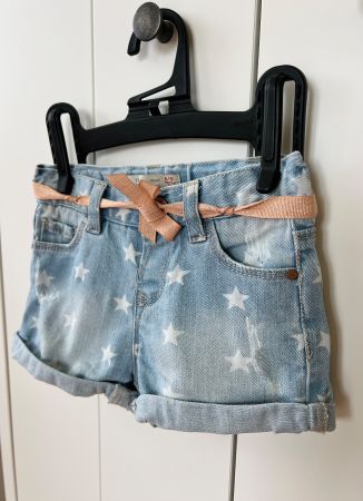 Zara, 74, Star Shorts, blau