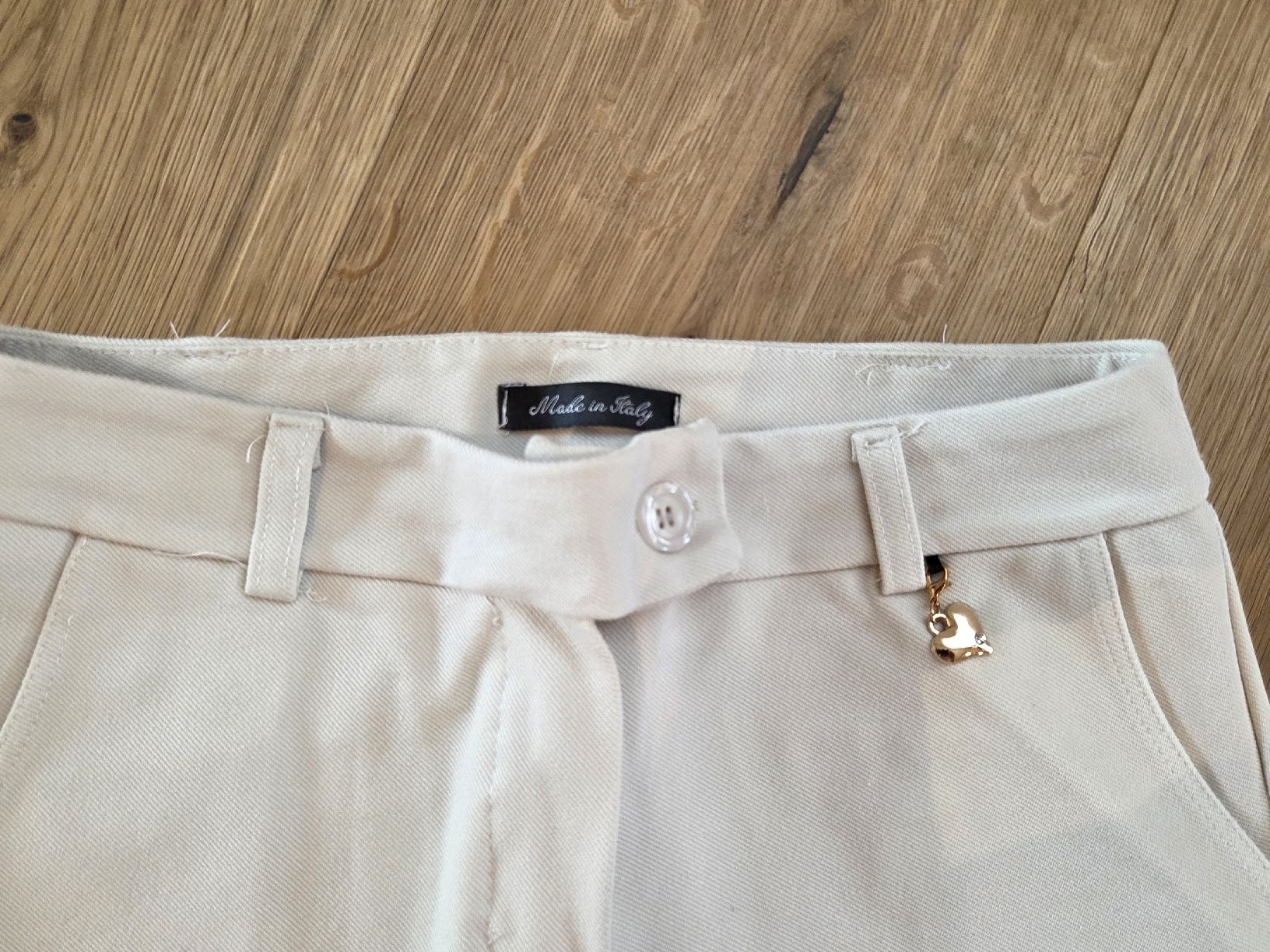 Pantaloni: bequeme Hose, 2 Paar – Usato da Wiesendangen venduto da Sinhuk 1