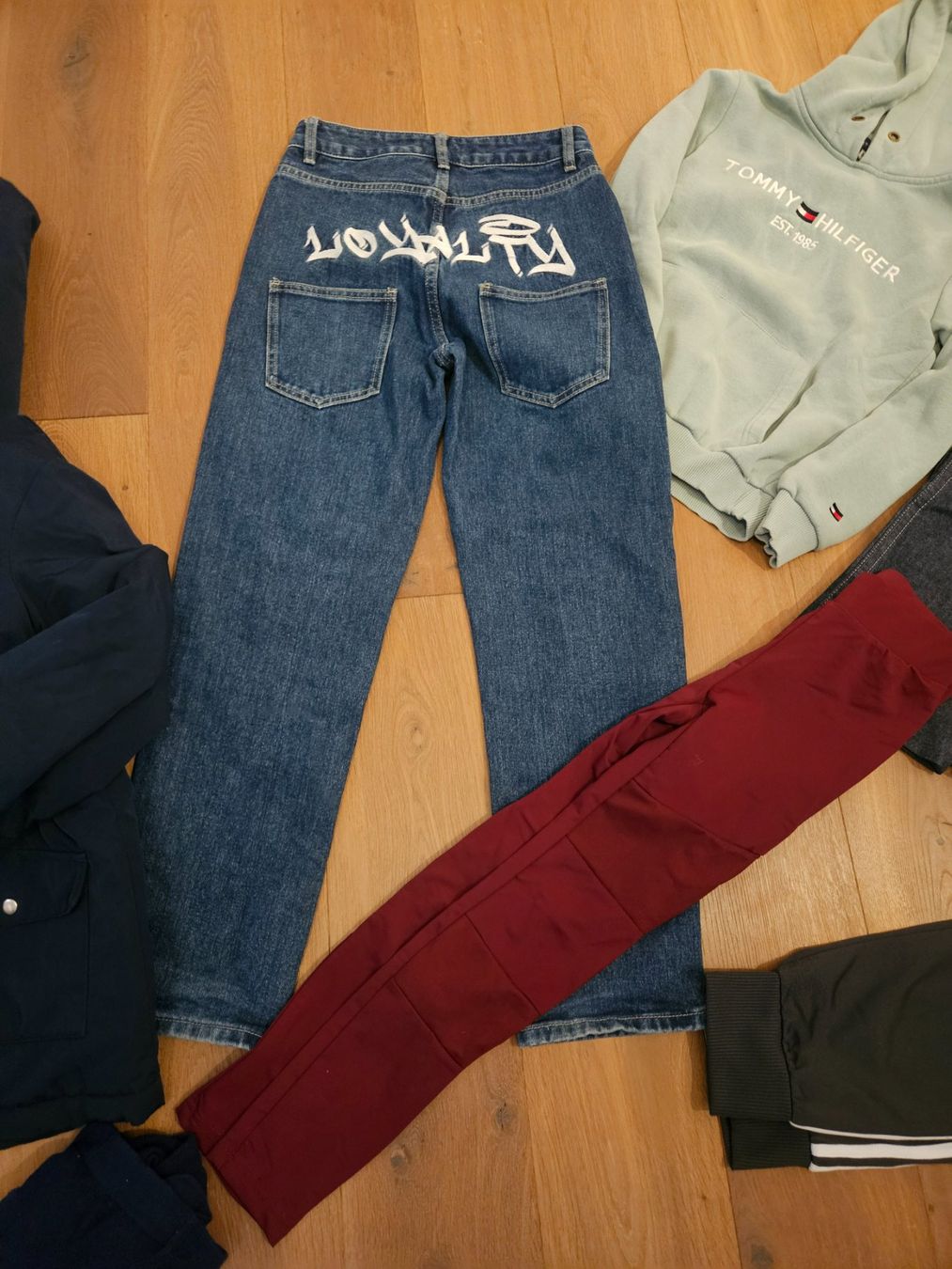 Lotti & Set di vestiti: Jeans Set, Mantel, Pullover Gr.152 – Usato da Wangen ZH venduto da tulipe55 1