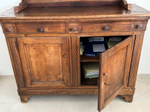 Credenze: CREDENZA TICINESE IN NOCE PERFETTA ANNI 1950 – Usato da Davesco-Soragno venduto da kappas 6