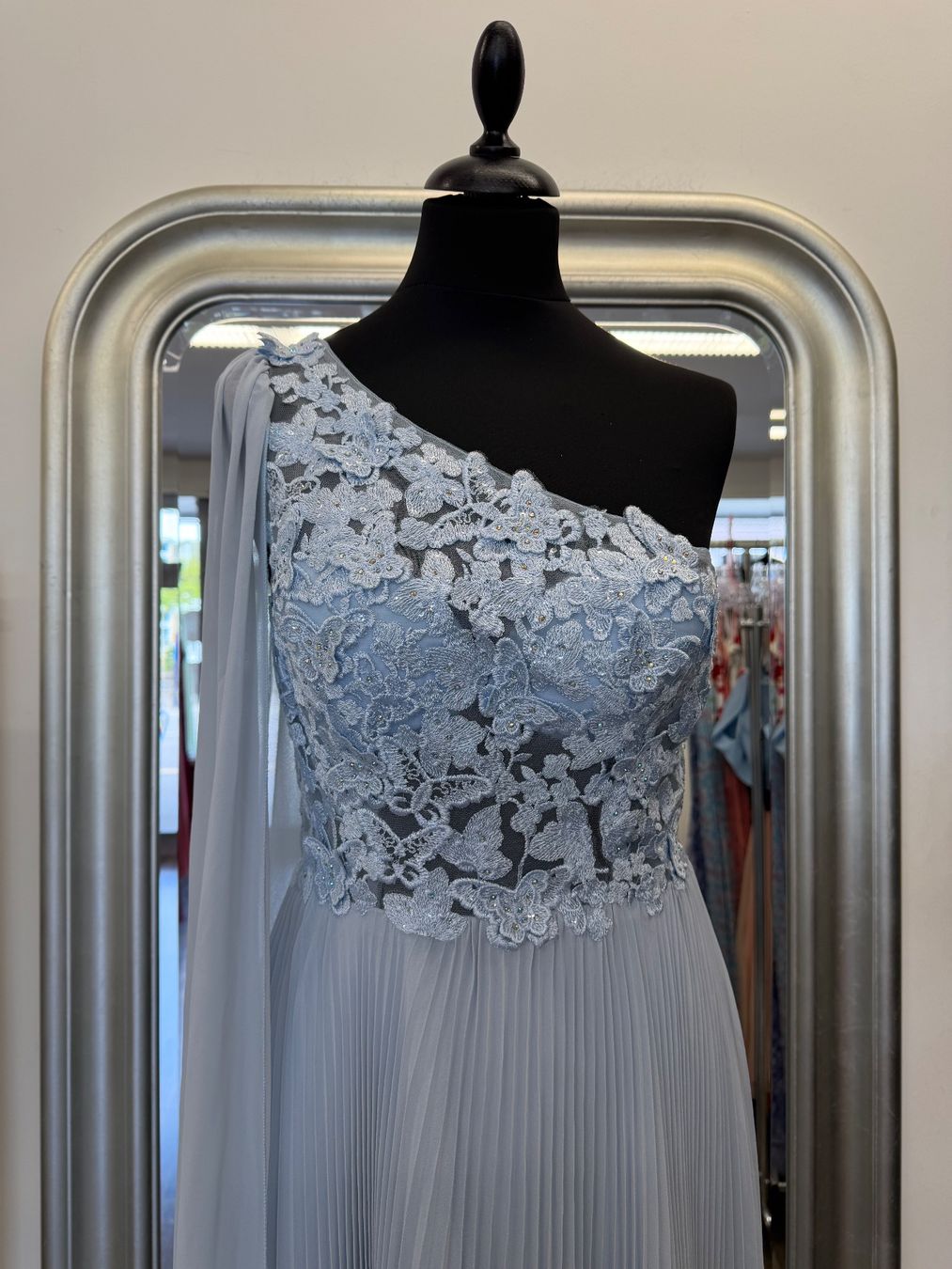 Vestiti: Elegantes Abendkleid One-Shoulder Hellblau Gr. 38 neu – Nuovo (secondo la descrizione) da Schlatt ZH venduto da xhesiesi 5