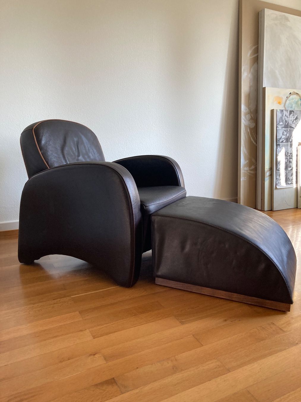 Poltrone: Ledersessel mit Fussteil – Usato da Zürich venduto da Carodame