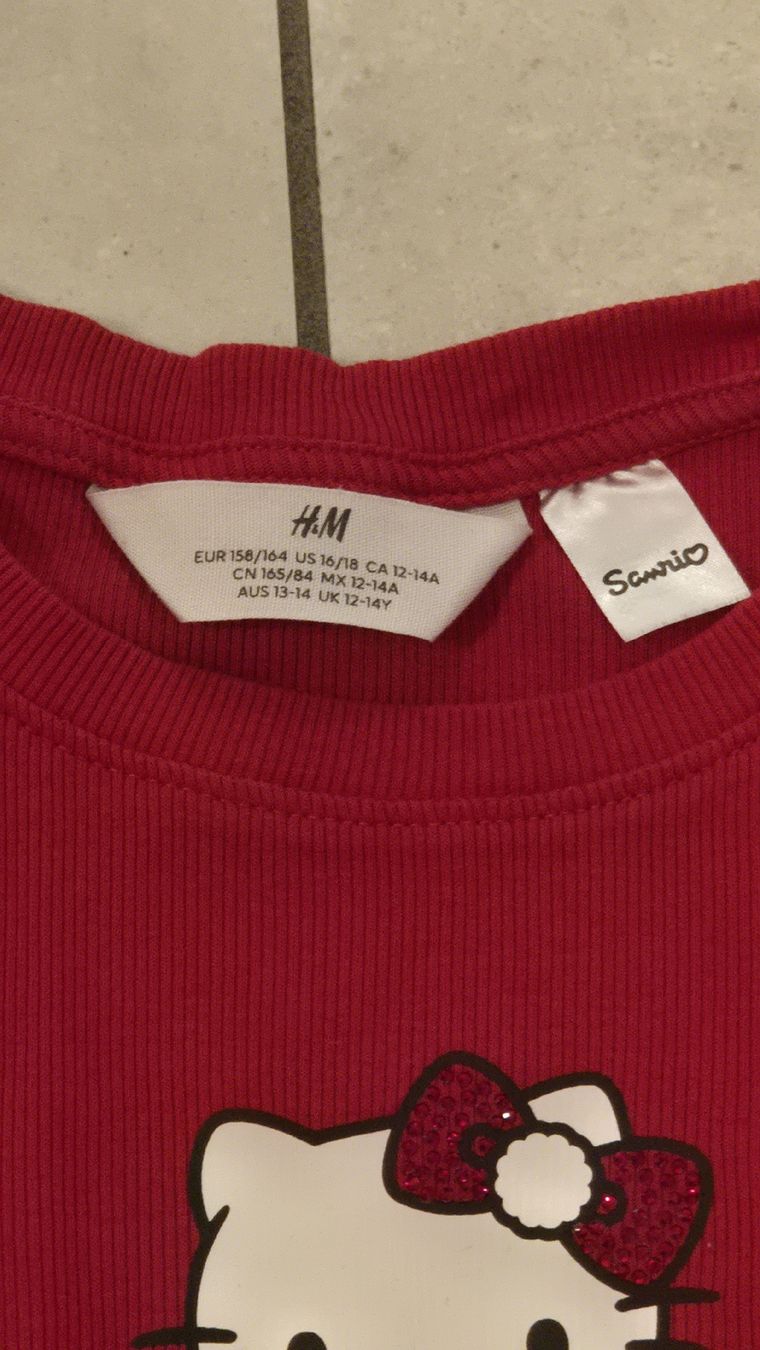 H&M Blouses, T-shirts & Tops: rotes Hello Kitty Oberteil 158/164  – D'occasion à Zofingen par Shile 1