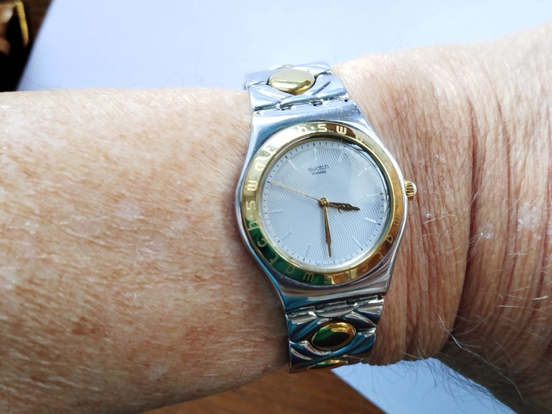 Swatch Orologi: SWATCH IRONY mit Bicolor Armband – Usato da Zug venduto da Robert0125 1