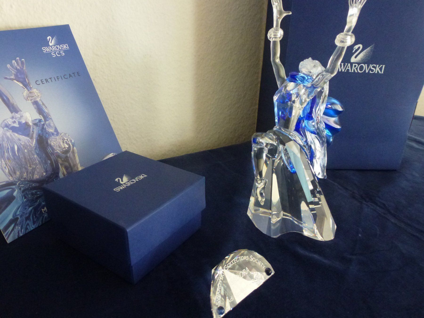 Swarovski 2002年SCS会員限定 イサドラ スワロフスキー SCS 会員限定 イザドラ 2002年 - メルカリ