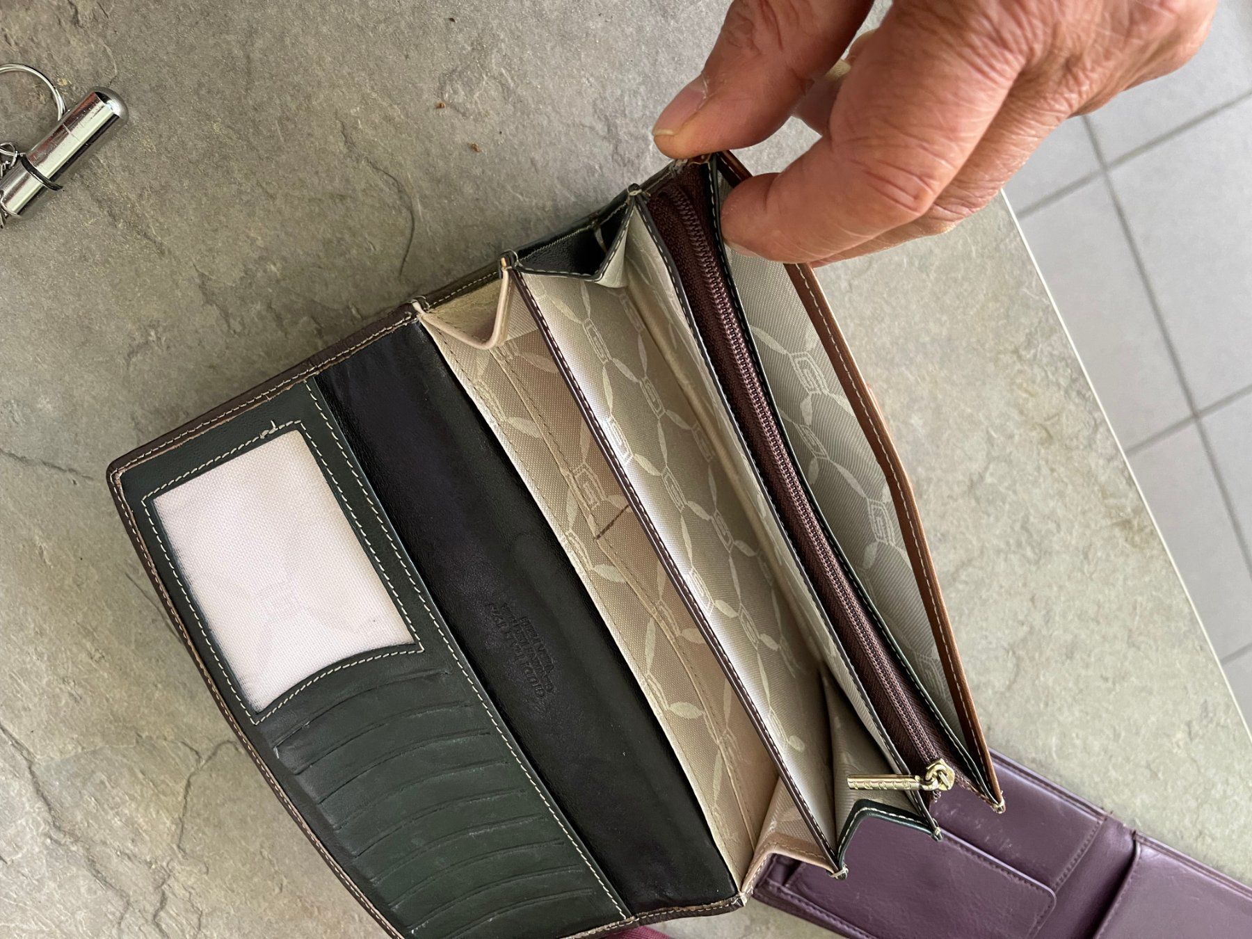 Borse da donna: Tasche mit Geldbörse & Brille Etui – Usato da Arisdorf venduto da comestibles 5
