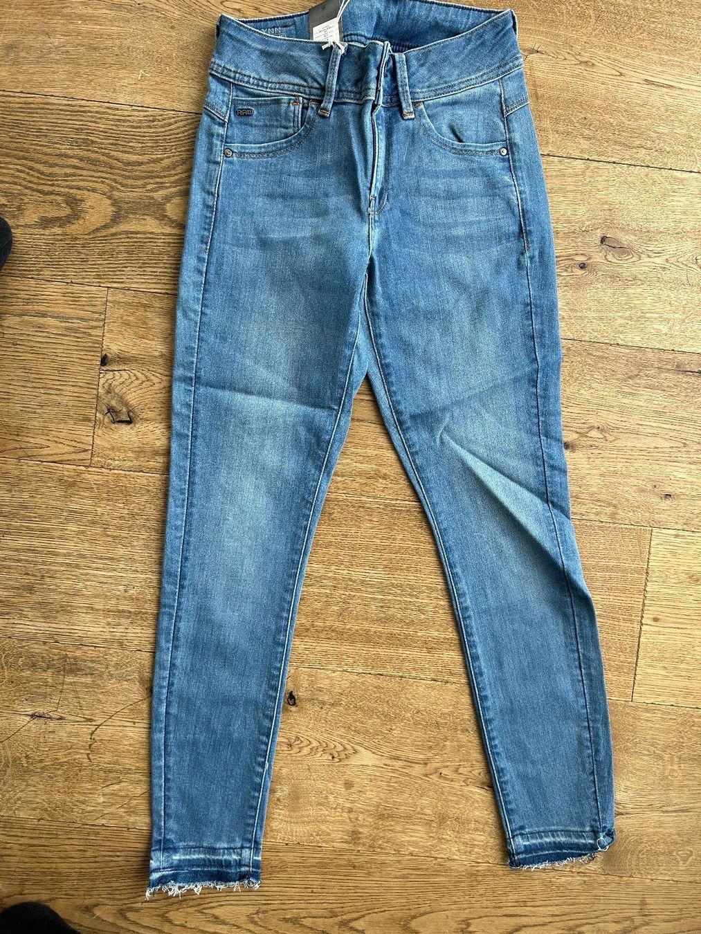 G-Star Jeans: Jeans, G-Star //NEU// 25/30 – Nuovo (secondo la descrizione) da Stettfurt venduto da outlet72