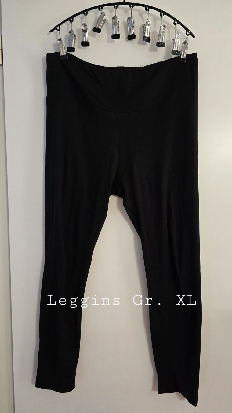 Leggings: Schwarze Stoff Leggins XL – Usato da Sumiswald venduto da van_tfv5
